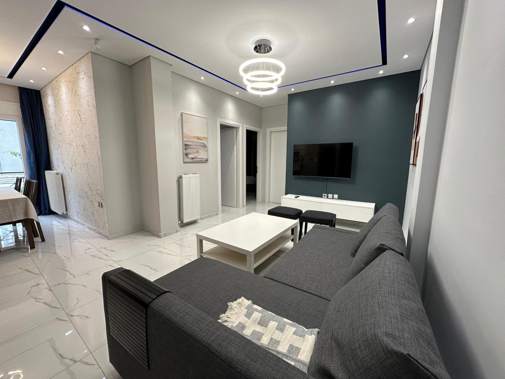 Warm And Modern Brand New Apartment Пирей Экстерьер фото