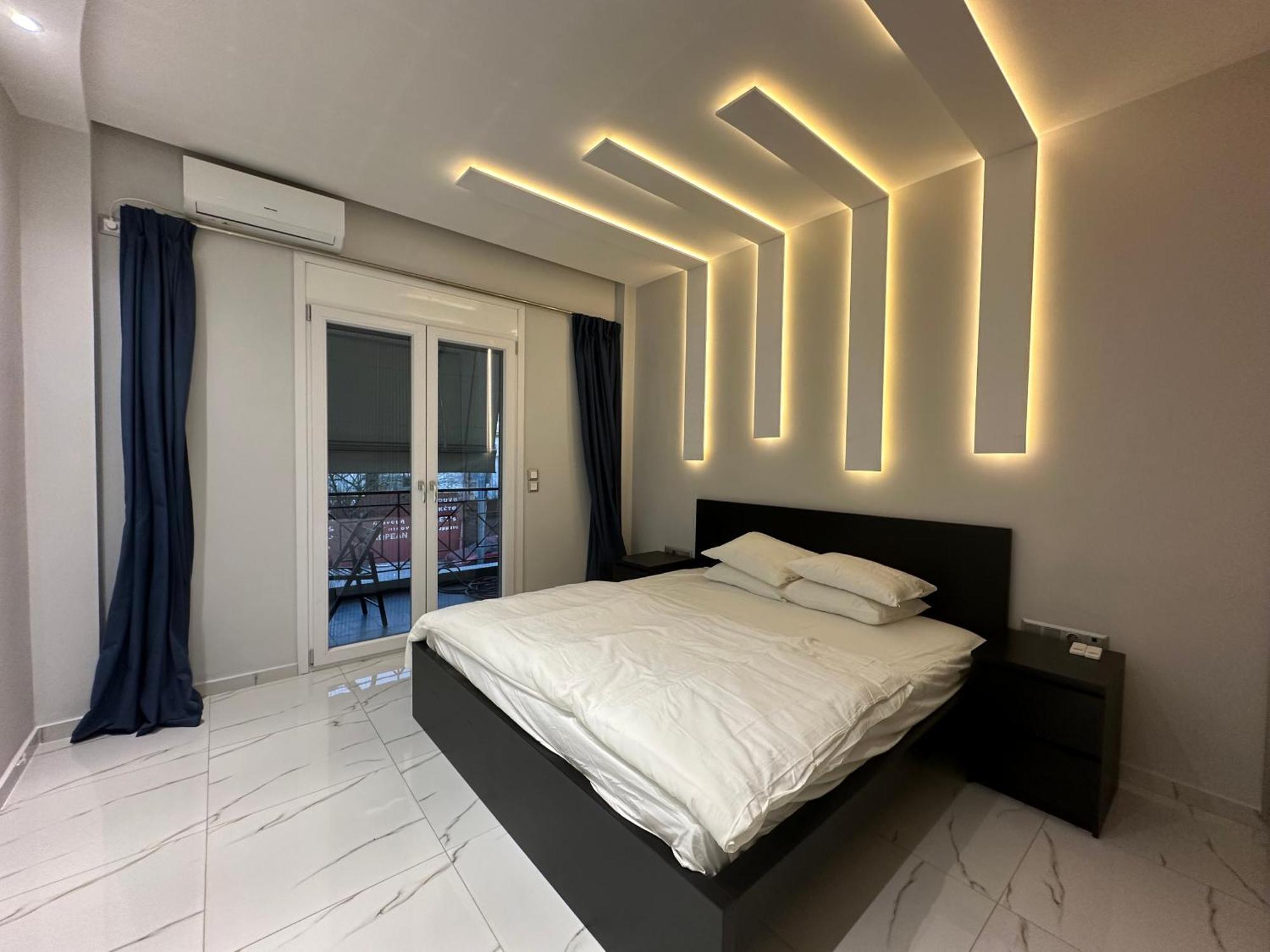 Warm And Modern Brand New Apartment Пирей Экстерьер фото